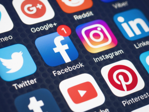 Havaskor erotika Sport kostyumidagi qiz bilan porno