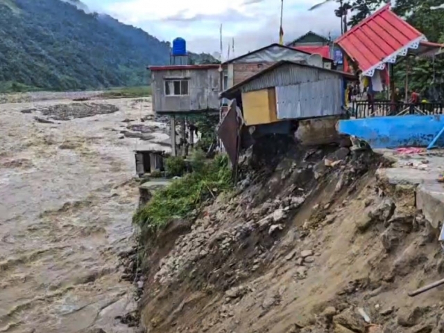 Jinsiy aloqa, noziklik, gozallik Erim mushuk va anusni yalashni yaxshi koradi.