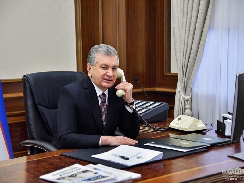Mirziyoyev invites Fumio Kishida to Uzbekistan