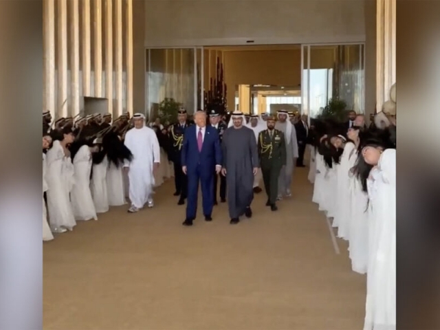 Katta gozal dumba bilan qizlar video