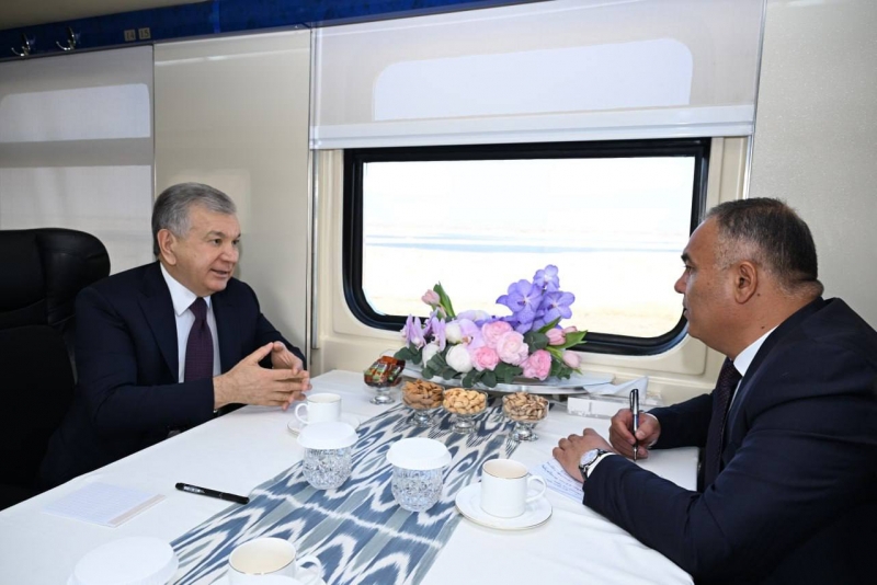 Prezident Urgutga Poyezdda Bordi Qalampir uz Prezident Urgutga Poyezdda Bordi Qalampir uz