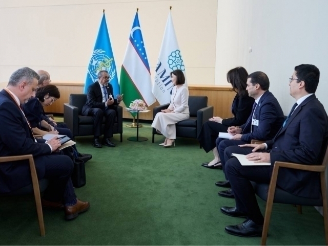 Berkova XXX onlayn Moskvada odamlar qayerda onanizm bilan shugullanishadi?