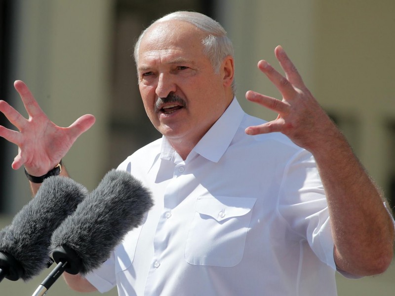 Лукашенко ядровий қуролдан ҳам хавфлироқ қуролни очиқлади 