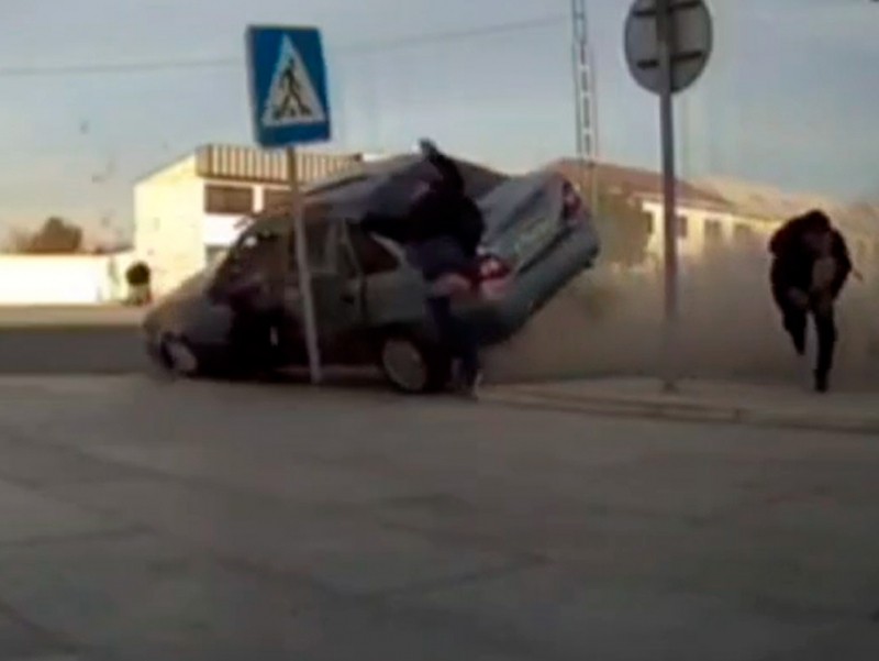 A terrible accident occurred in Bukhara: A Nexia rolls over a 9-year-old boy (video)