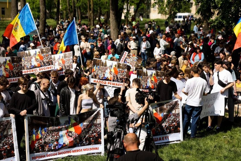 Курс в молдавии. Митинг в Кишиневе. Референдум Молдова. Молдова митинг против Санду. Митинги в Кишиневе фото.