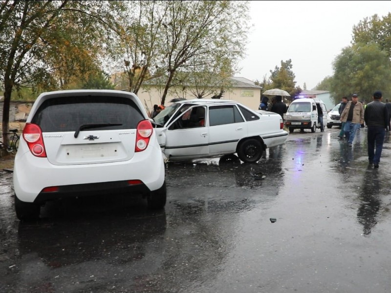 A three-day-old baby who was being taken out of the hospital died in a road accident in Samarkand