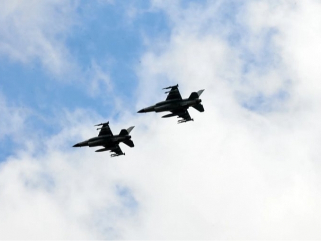 U belbogli yigitni sikishni tugatdi