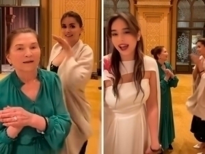 Dildolar bilan lesbian porno Rus yulduzlari kokraklarini porlaydilar