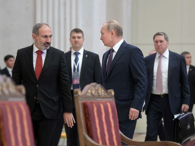 Putin Pashinyan bilan Qozog‘istondagi vaziyatni muhokama qildi 