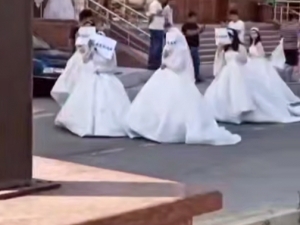 Porno Dalia Tukli mushuklar va oq külotlar bilan porno