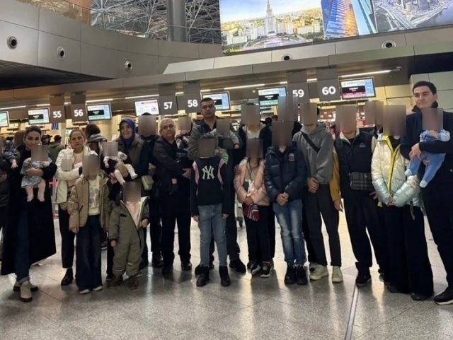 Talabaning mashinasida minora