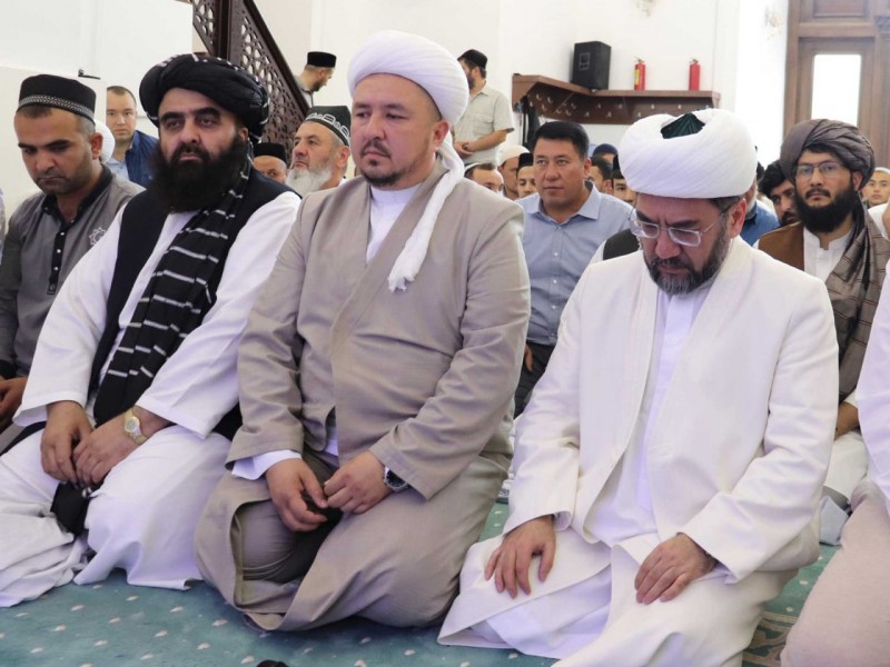 “Taliban” delegation performs Jumma prayer in Samarkand