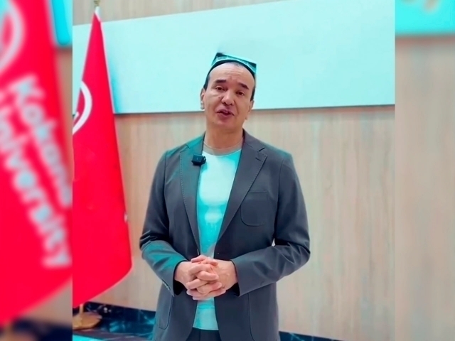 Dumaloq dumaloq yalangoch qizlar