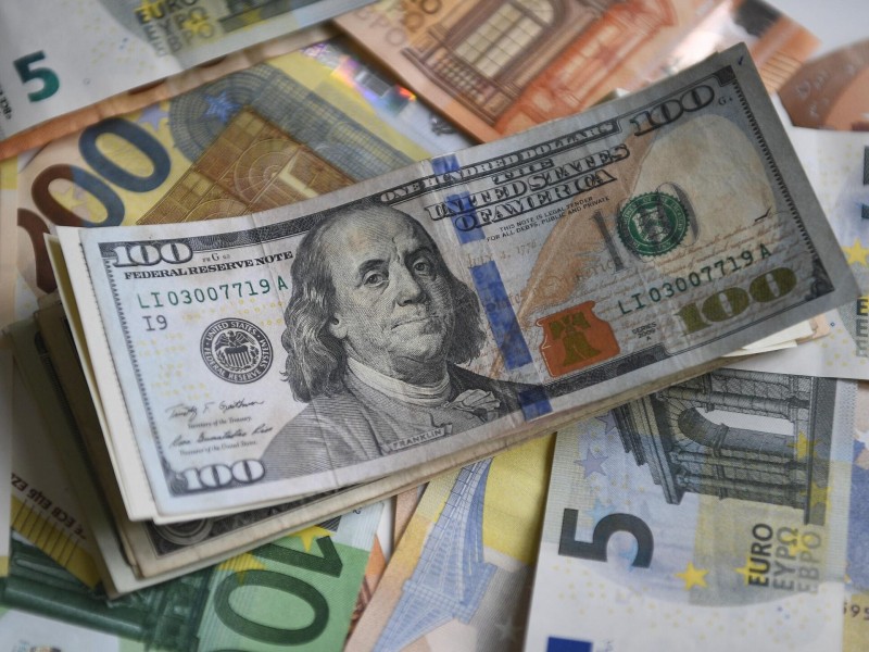 Доллар ва евро курси яна кўтарилди