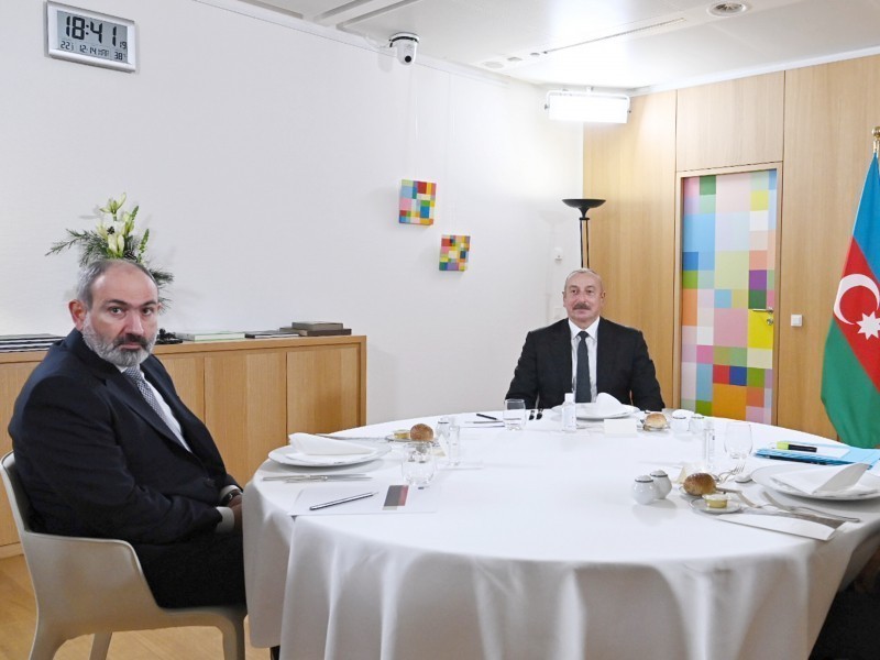 Pashinyan Aliyev bilan uchrashuvining natijasini ma’lum qildi 