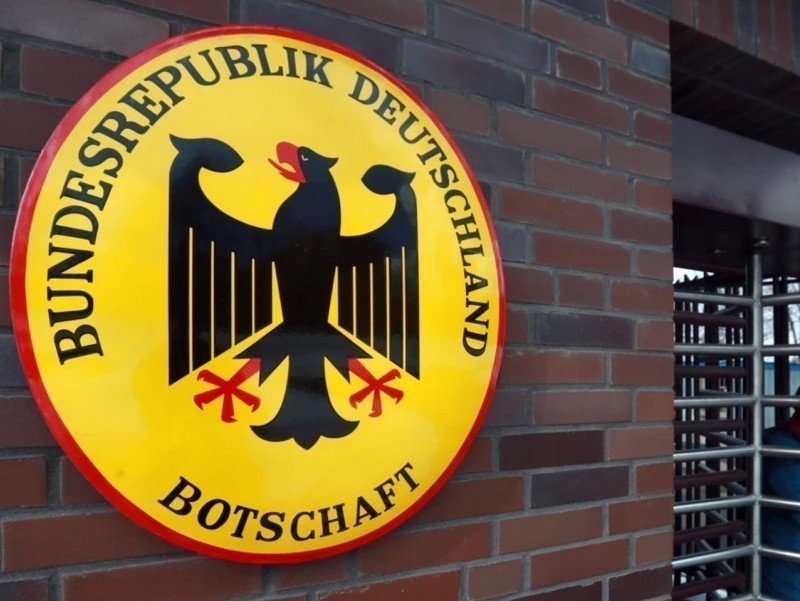 Rossiya Germaniyaning ikki diplomatini mamlakatdan chiqarib yuboradi
