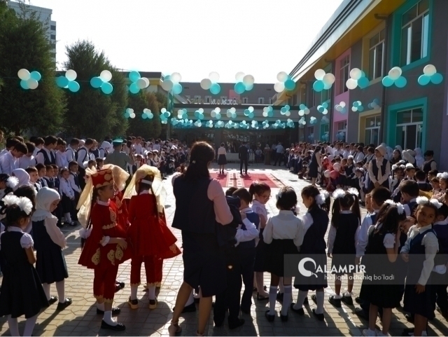 Krossdressing jinsiy aloqa Er sevgilisini soradi (porno)