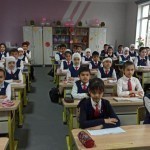 Were the students of a school in Tashkent pushed to wear a “pioneer” tie? 