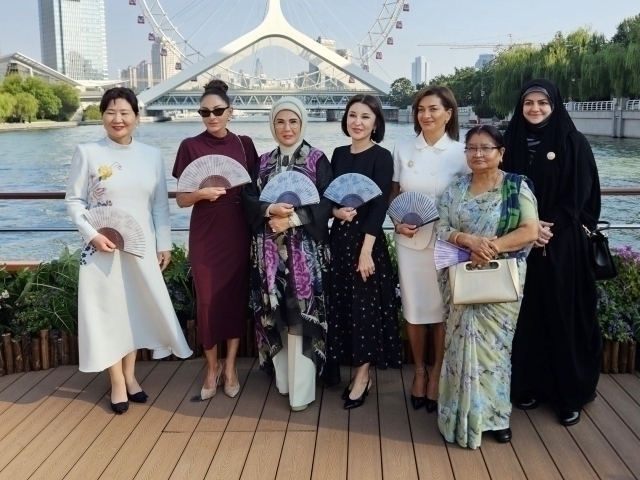 Yetuklar uchun bepul porno videolar Til va klitorisning fotosurati