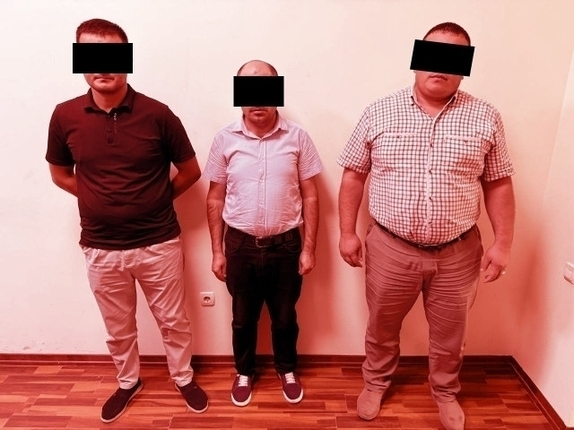 Men qaradim va qolga tushdim