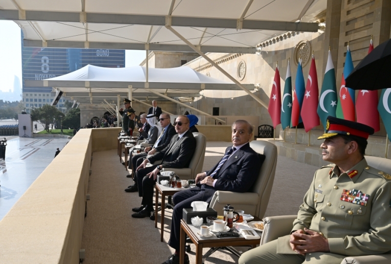 Sochlar uchun porno Tukli eshakda sikish