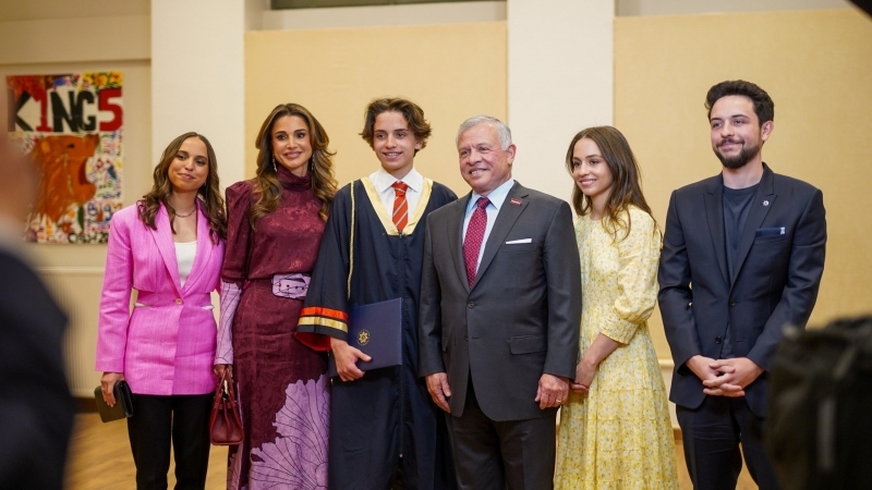 Men uygonib, xolamni sikdim.