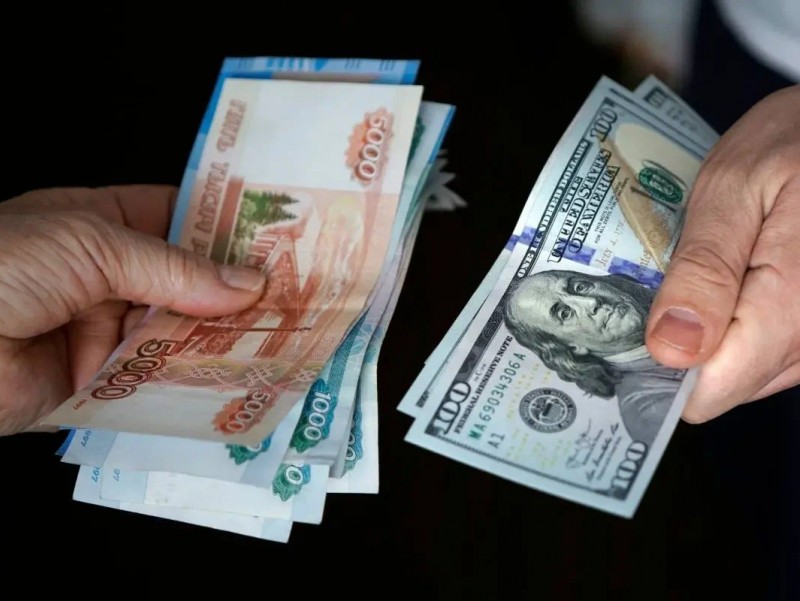 Dollar, yevro va rubl kursi yangilandi