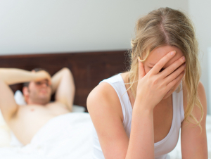 BDSM jabduqlari Yalangoch katta dumba va kokraklar