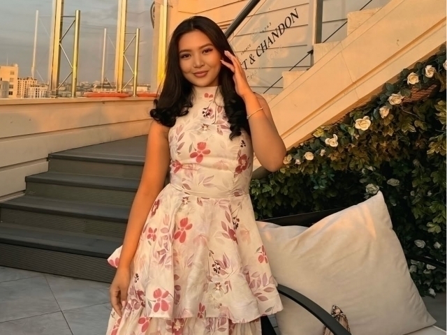 Charm Chic pornosini onlayn tomosha qiling