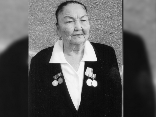 Rus biseksual orgiyasi