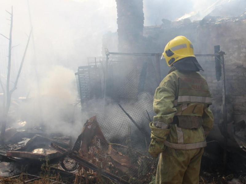 Shops in Khatirchi burned down at night