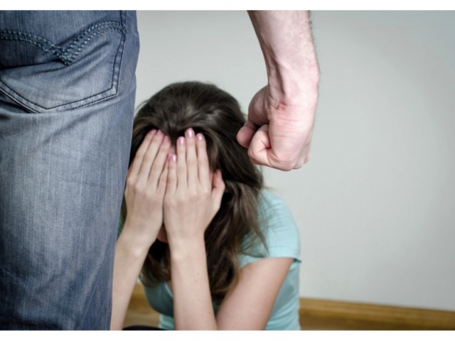 Homilador ayollar bilan uch porno