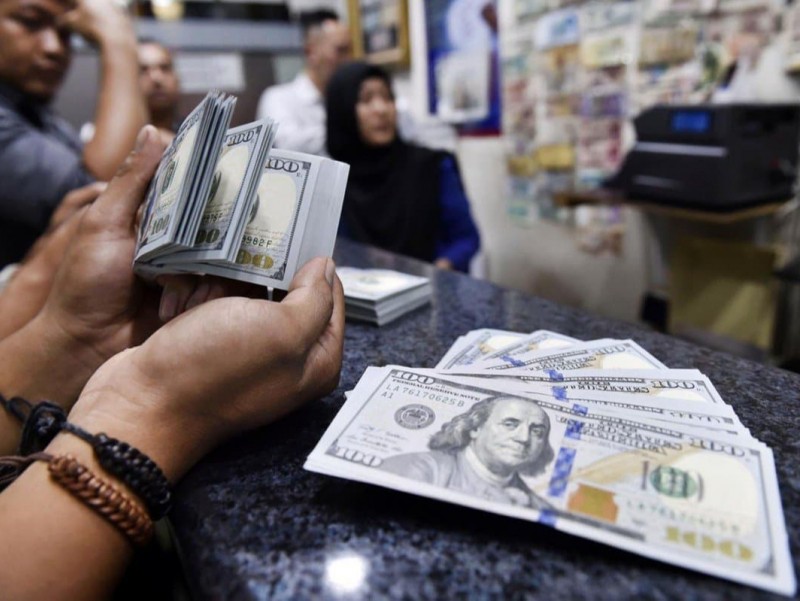 The dollar exchange rate in commercial banks breaks a new record