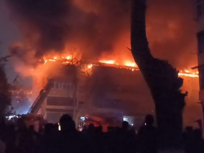 An apartment building in Andijan caught fire