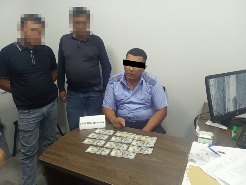 A «Metro» employee caught on a bribe of $1000