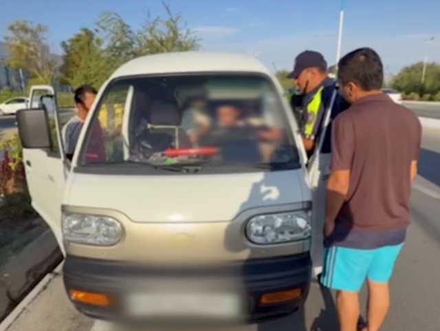 Rus seks qulini tomosha qiling Rus buvisi bilan jinsiy aloqa