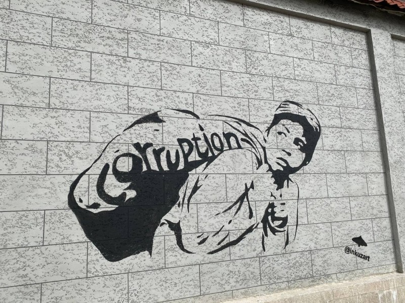 Тошкентда коррупцияга аталган граффит пайдо бўлди (видео)