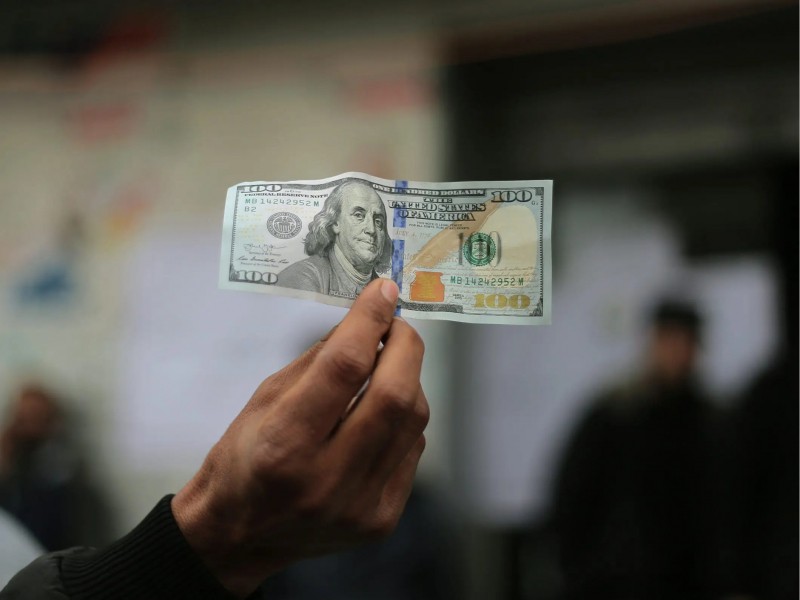 The exchange rate of foreign currencies continues to grow