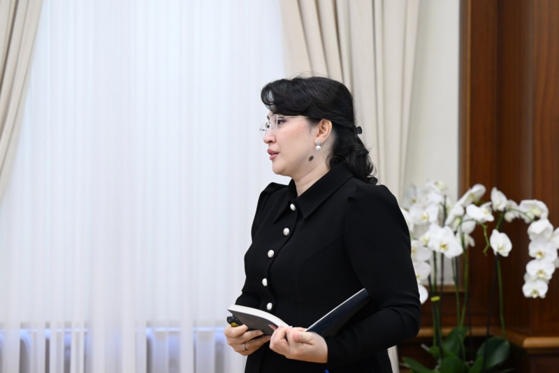 Yalangoch ayollar uxlayotgan yalangoch fotosuratlar Tibbiyotda fetish