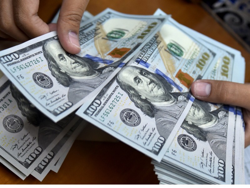 Dollar kursi “qulash”da davom etyapti