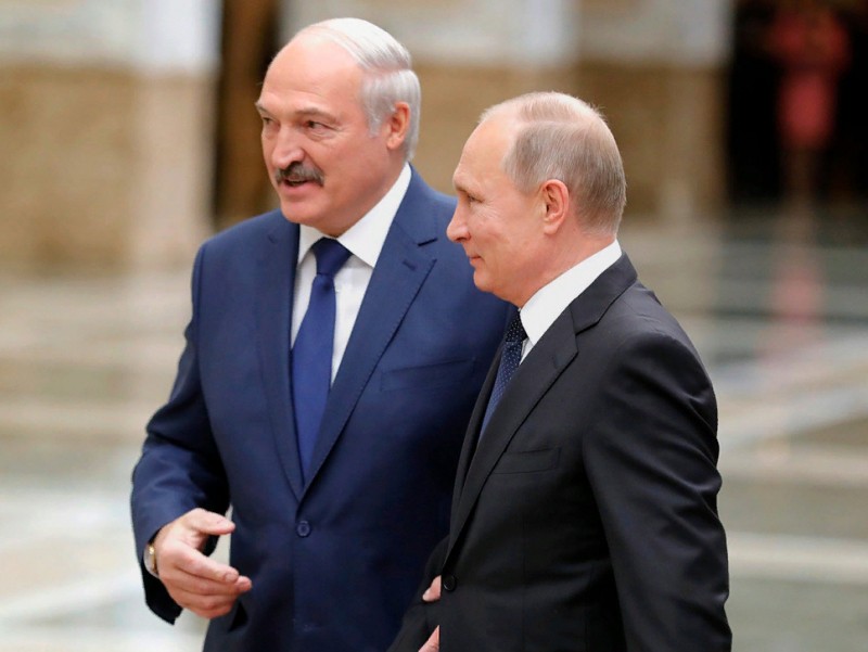 Лукашенко Путиннинг ҳузурига борди
