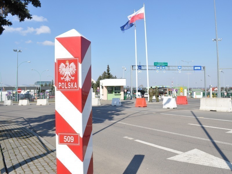 Польшада россияликларга қарши навбатдаги тақиқ кучга кирди