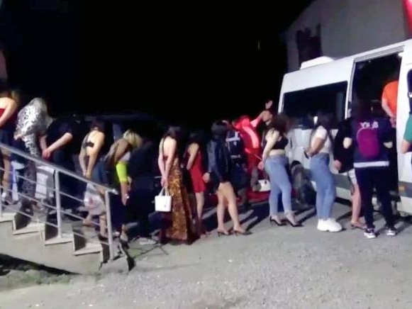 Anjelika Teylor pornosini HD formatda tomosha qiling